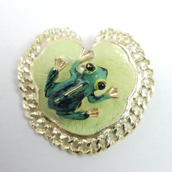 Vintage Frog on Lilly Pad En Tremblant Brooch, Moving Spring, Green Enamel - Picture 1 of 7